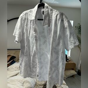 Guess Men’s Embroidered Button Down